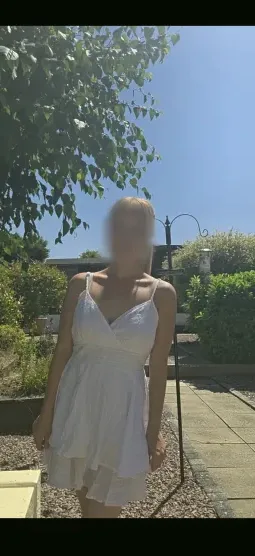 Andrea, 31
