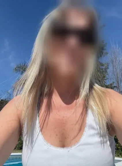 Christina, 40