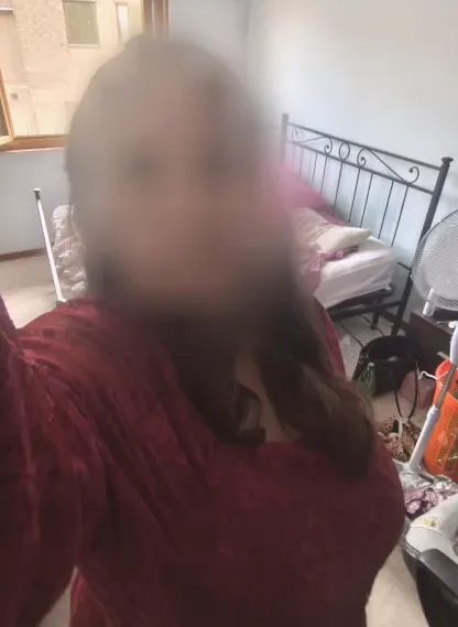 Emina, 32