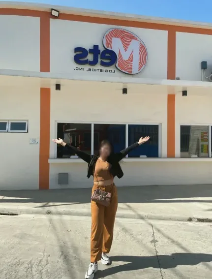 Leyla, 25