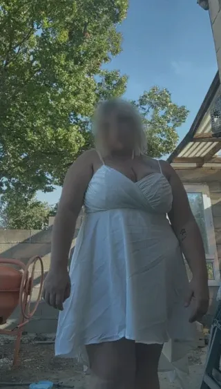 Simone, 22
